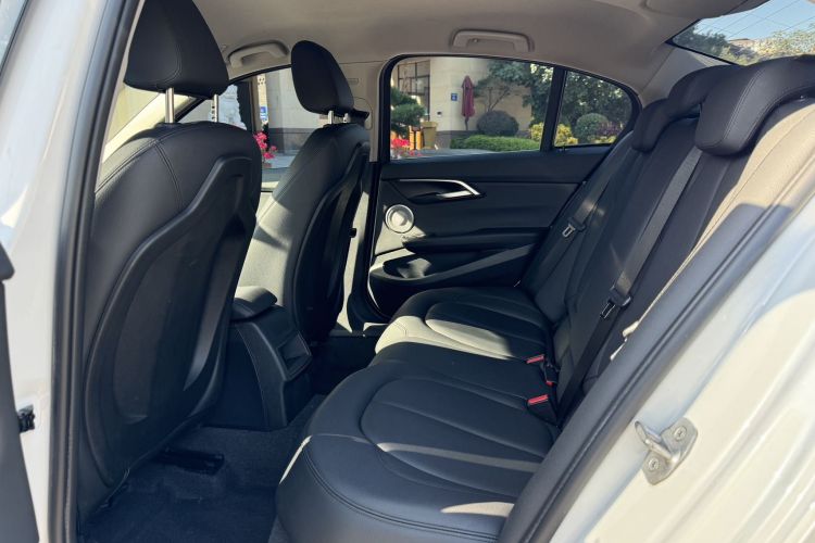 BMW 1 Series 2021 car image #14