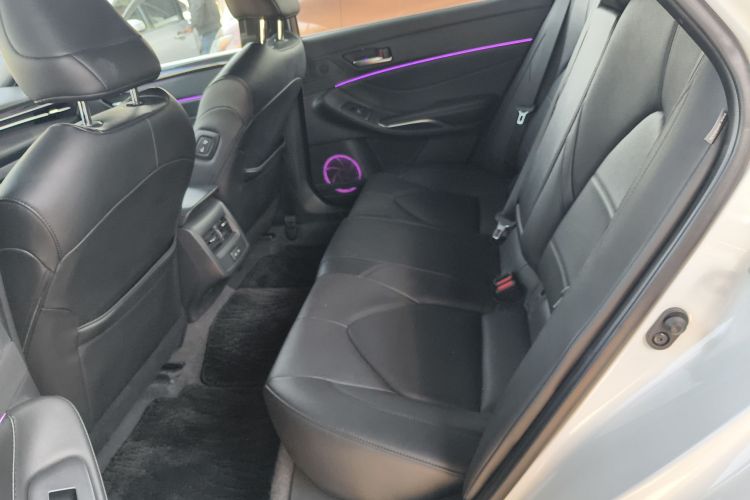 Toyota Avalon 2023 car image #14