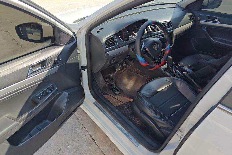 Volkswagen Gran Lavida 2016 immagine di auto #14