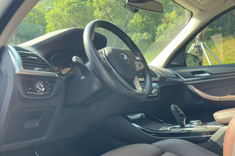 BMW X3 2020 car image #14