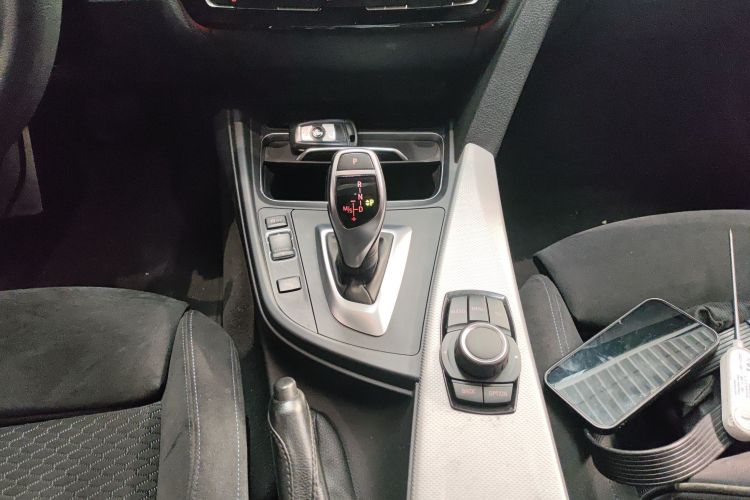 BMW 3 Series 2017 #14 BMW 3 Series 2017 car image #14