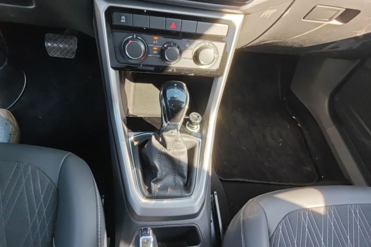 Volkswagen T-Cross 2021 #14 Volkswagen T-Cross 2021 car image #14
