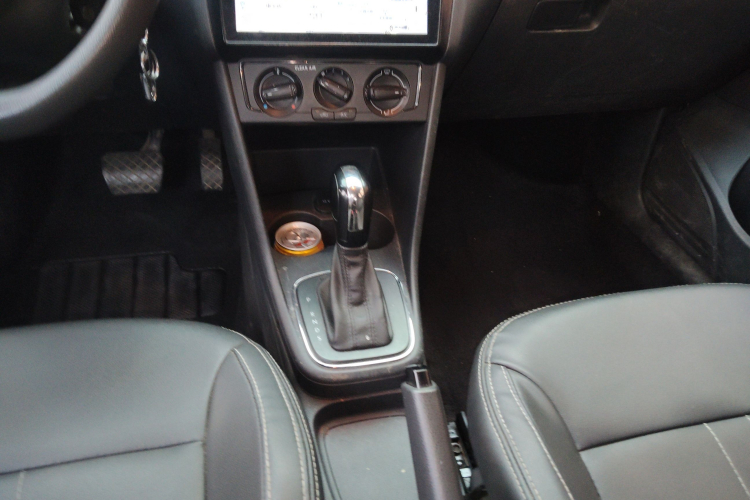 Polo 2018 imagen de coche #14