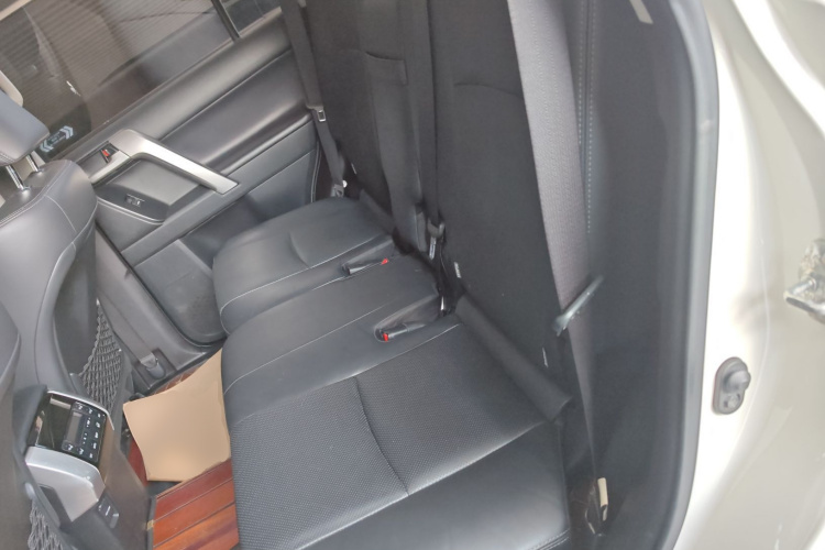 Toyota Land Cruiser Prado 2019 #14 Toyota Land Cruiser Prado 2019 car image #14