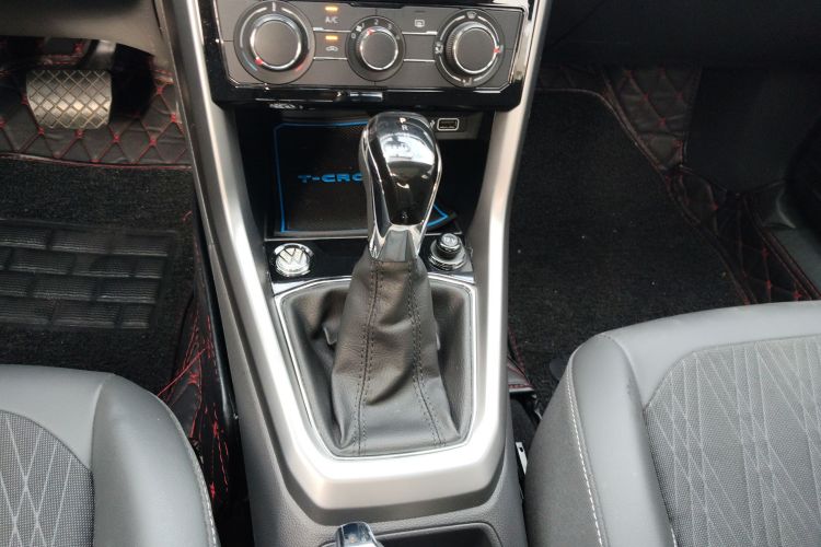 Volkswagen T-Cross 2020 car image #14
