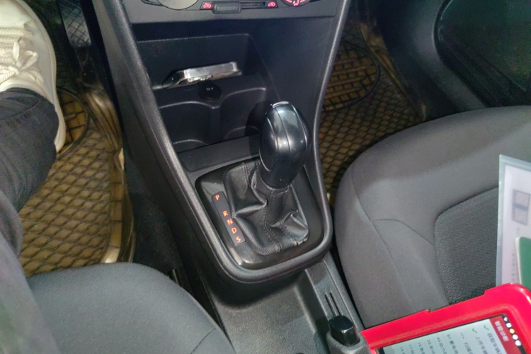 Santana 2014 car image #14