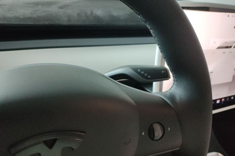 Tesla Model Y 2023 #14 Tesla Model Y 2023 car image #14