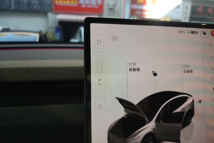 特斯拉 Model Y L 2025 汽车图片 #14