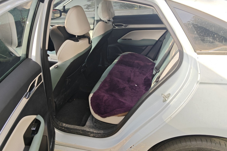 GEELY Emgrand L HiP 2022 car image #14