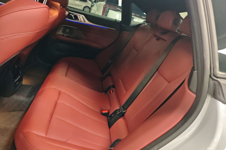 BMW 4 Series 2023 immagine di auto #14