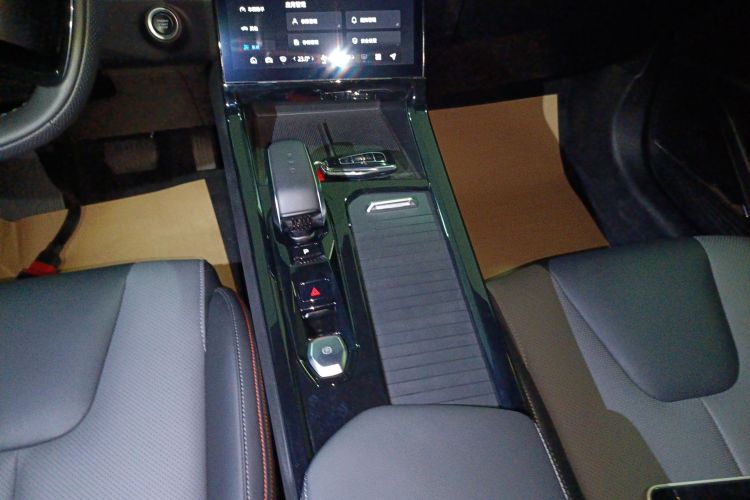 GEELY Boyue 2024 #14 GEELY Boyue 2024 car image #14