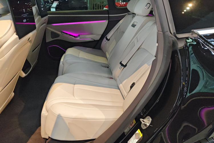 Denza Z9 2024 #14 Denza Z9 2024 car image #14