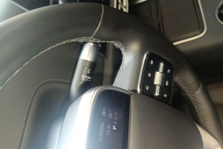 Li L9 2022 image de voiture #14