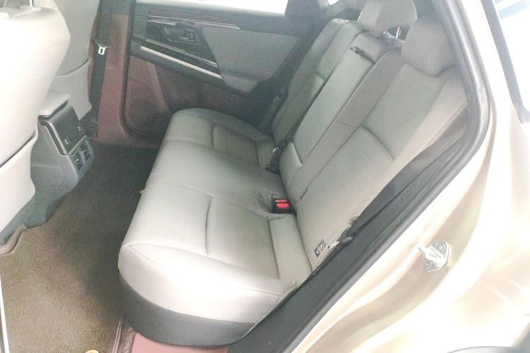 Toyota bZ4X 2022 immagine di auto #14