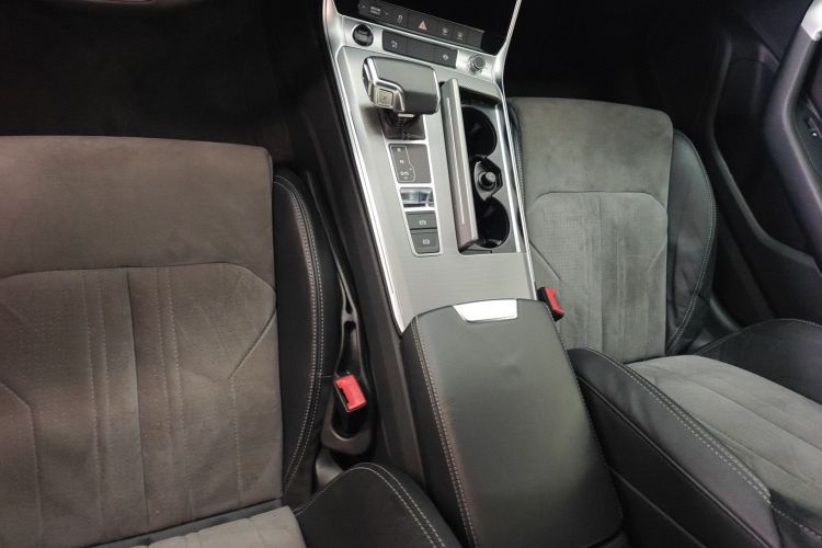 Audi A6L New Energy 2021 #14 Audi A6L New Energy 2021 car image #14