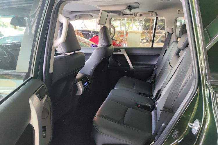 Toyota Land Cruiser Prado 2018 #14 Toyota Land Cruiser Prado 2018 car image #14