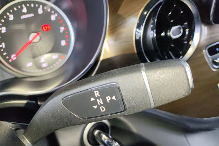 Mercedes-Benz V Class 2022 #14 Mercedes-Benz V Class 2022 car image #14