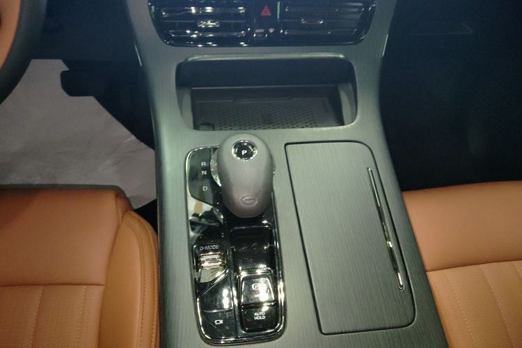 GAC Trumpchi E9 2025 #14 GAC Trumpchi E9 2025 car image #14