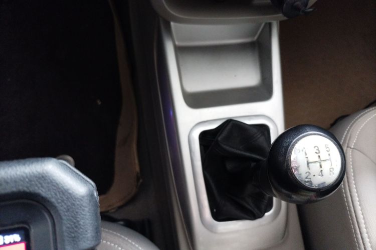 Changan Alsvin V3 2015 car image #14