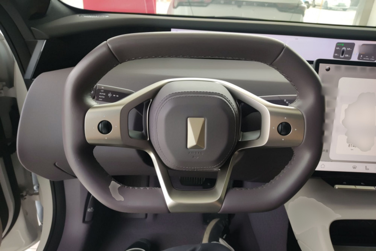 Avatr 12 2024 car image #14