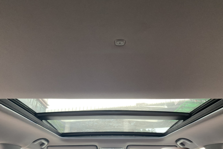 Honda UR-V 2018 immagine di auto #14