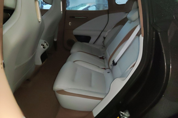 Avatr 07 2025 car image #14