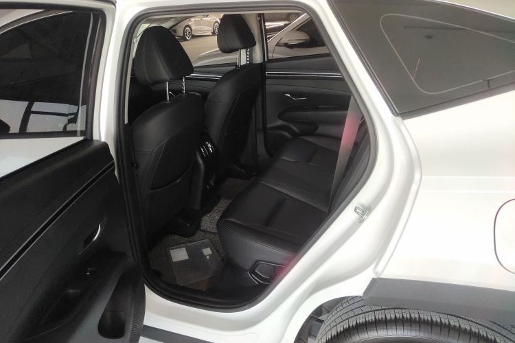 Hyundai Tucson 2021 car image #14
