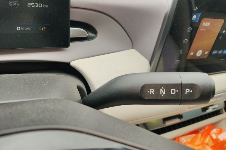 MG 4 EV 2025 car image #14