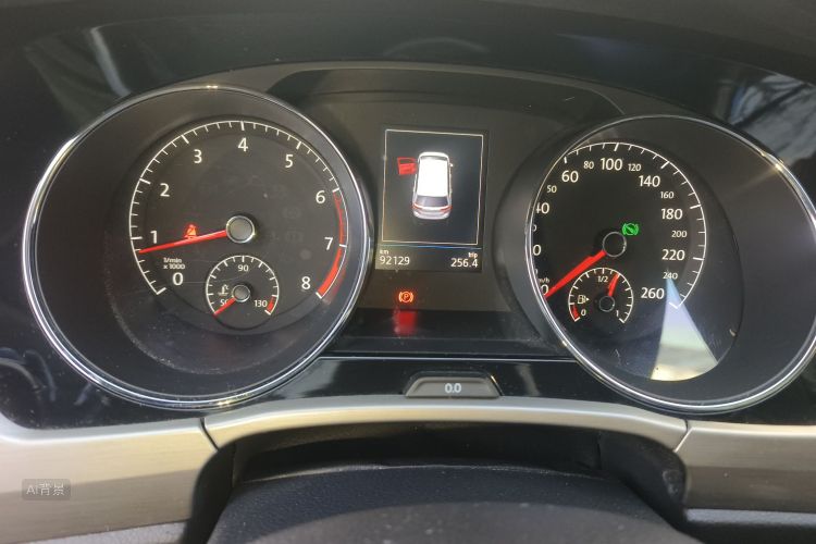 Volkswagen Touran 2018 car image #14