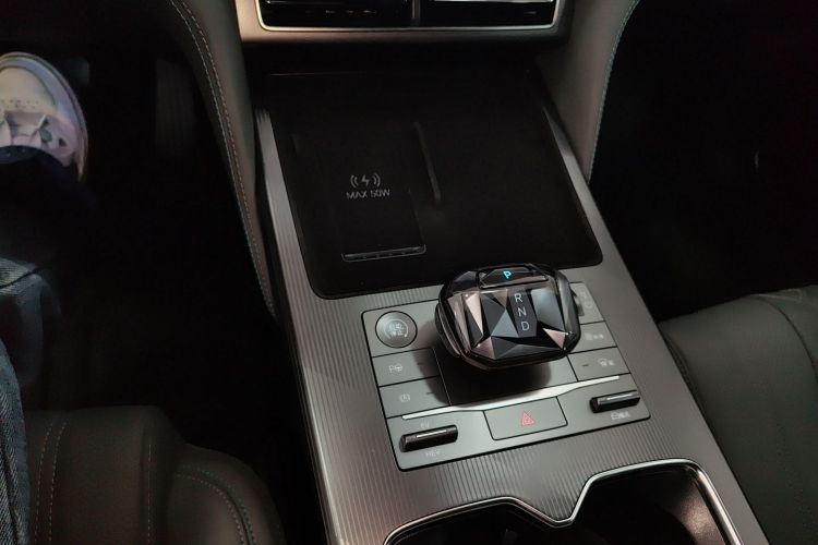 BYD SongL DM-i 2025 car image #14