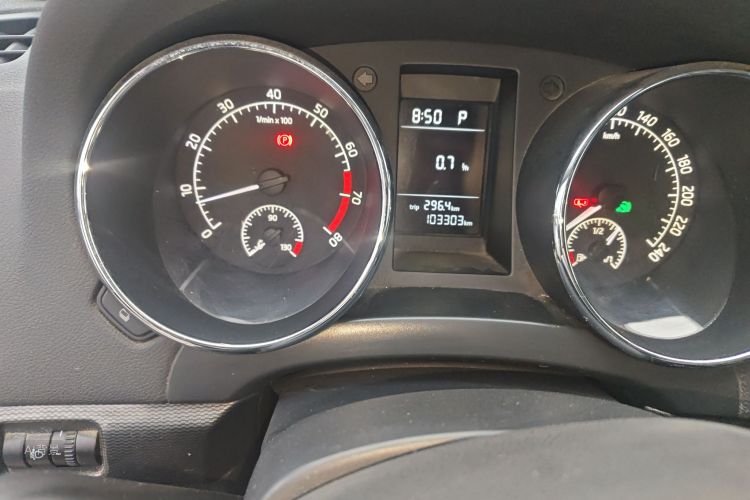 Skoda Yeti 2015 immagine di auto #14