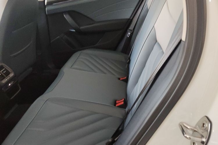 Volkswagen Tharu 2024 car image #14