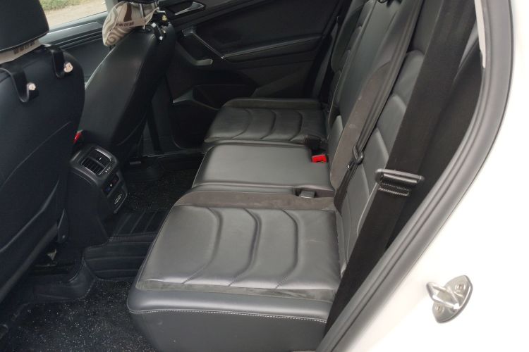 Volkswagen Tiguan L 2021 car image #14