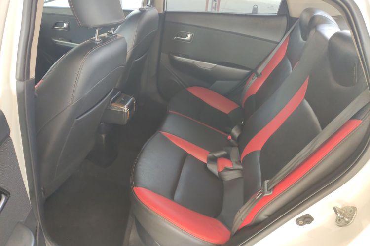 Kia K2 2016 imagen de coche #14