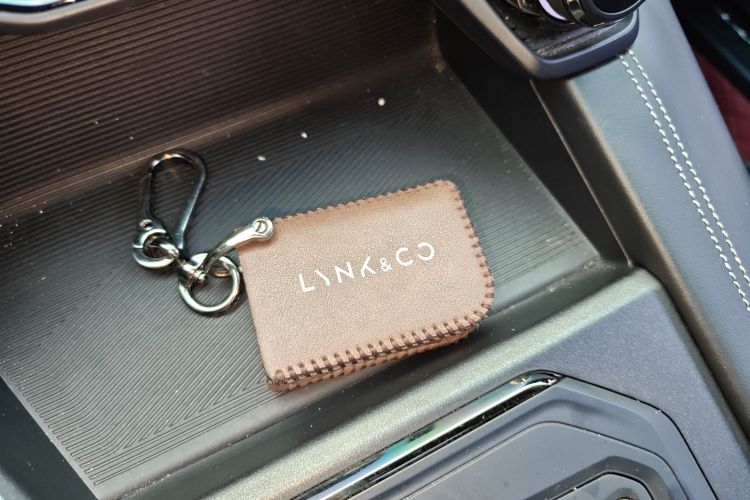 Lynk & Co 01 EM-P 2022 car image #14