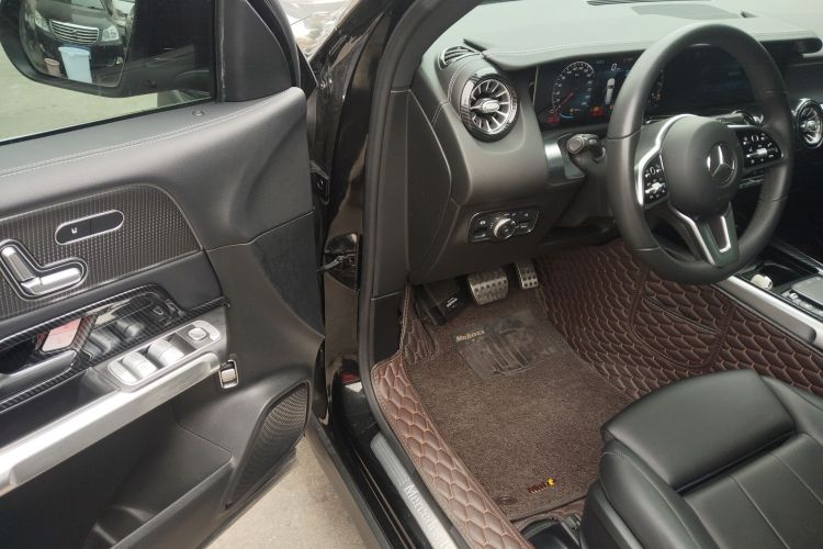 Mercedes-Benz GLB Class 2020 car image #14