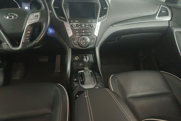Hyundai Santa Fe 2017 #14 Hyundai Santa Fe 2017 car image #14