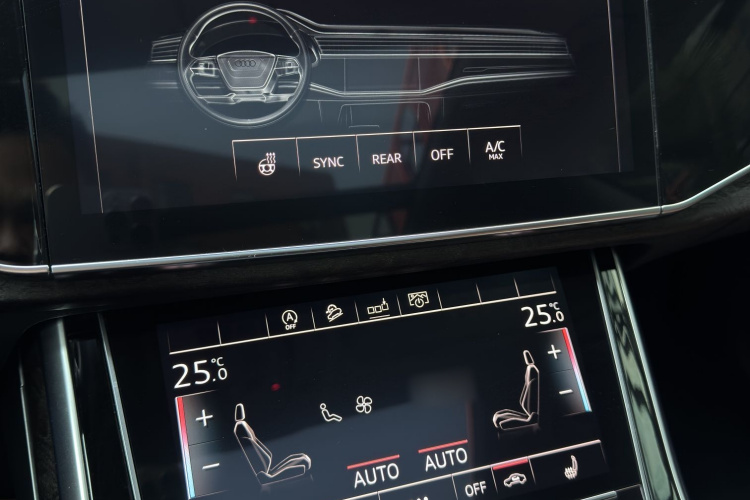 Audi Q8 2020 car image #14