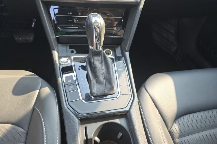 Volkswagen Lamando 2022 immagine di auto #14