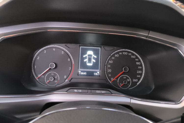 Volkswagen T-Cross 2019 car image #14