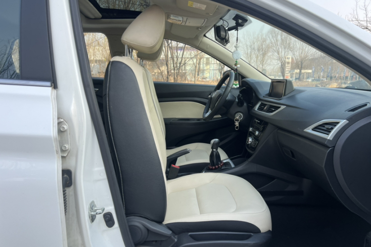 Changan Alsvin V7 2016 #14 Changan Alsvin V7 2016 car image #14