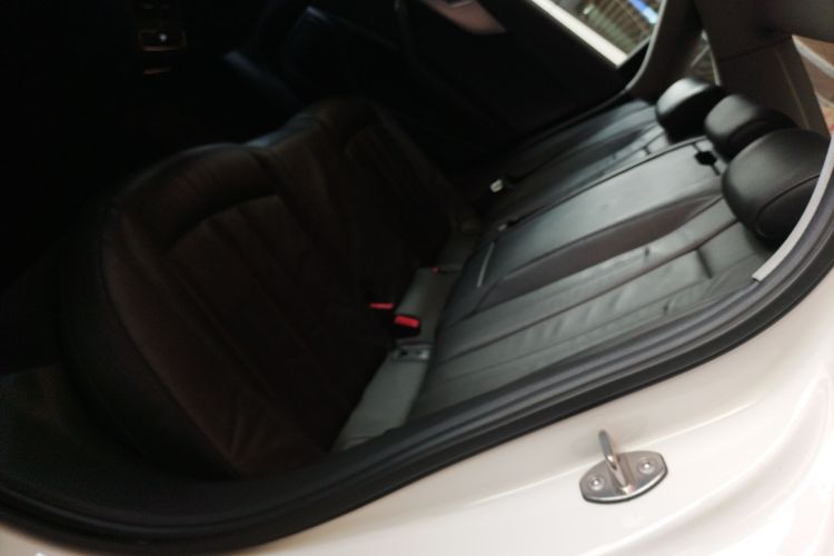 Audi A4L 2019 #14 Audi A4L 2019 car image #14