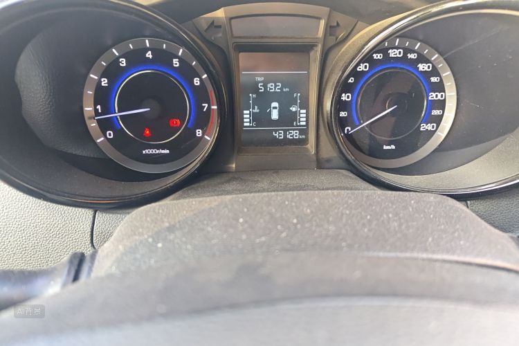 Changan CS15 2016 #14 Changan CS15 2016 صورة سيارة #14