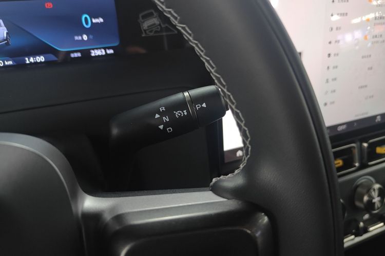 2025 car image #14