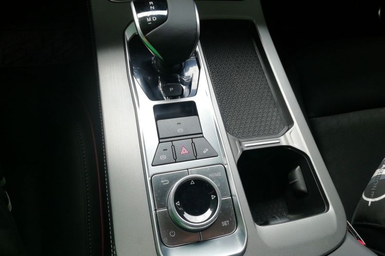 X70 PLUS 2025 car image #14