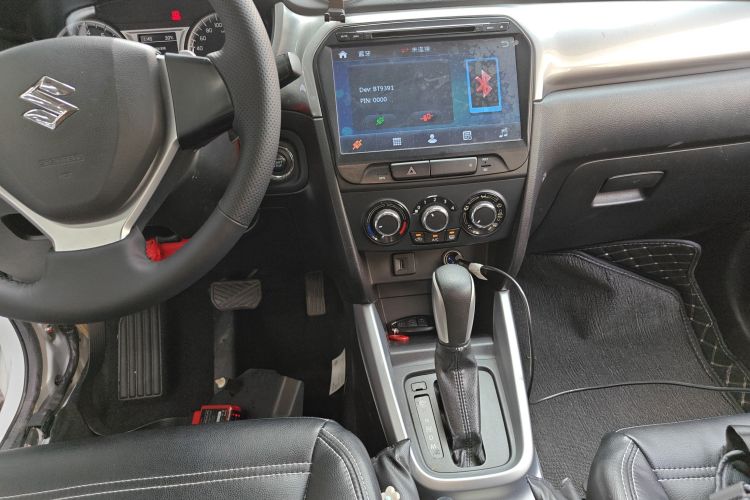 Suzuki Vitara 2016 car image #14