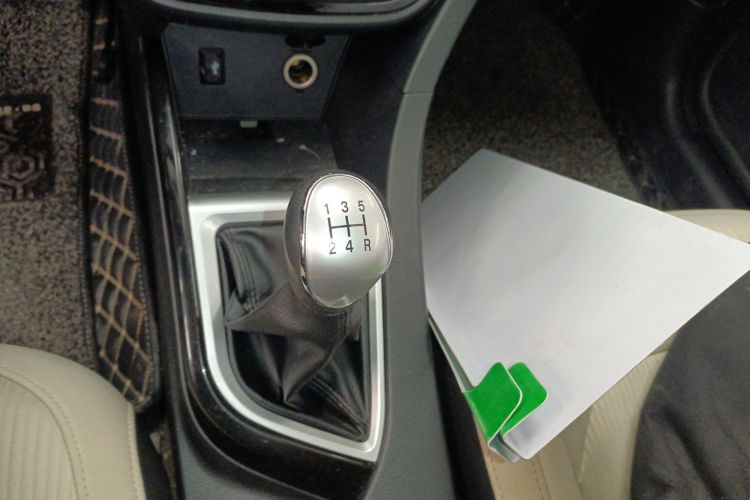 Changan Alsvin V7 2017 #14 Changan Alsvin V7 2017 car image #14