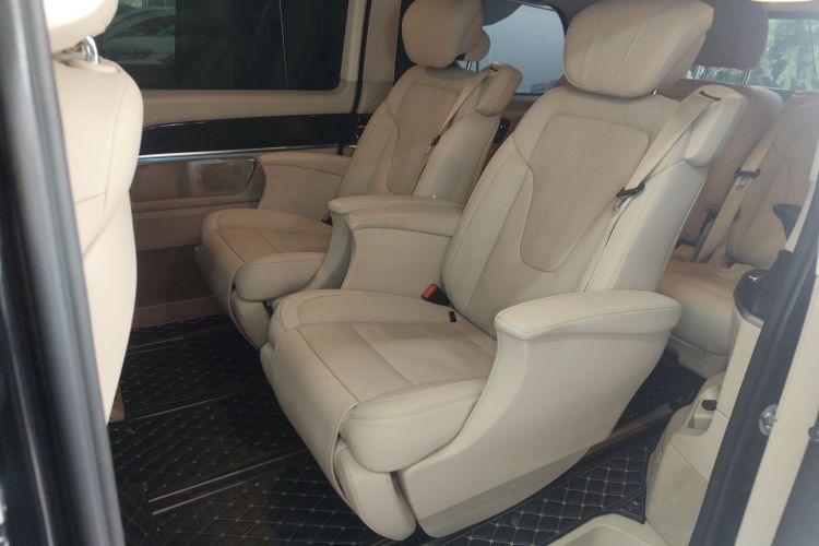 Mercedes-Benz V Class 2020 car image #14