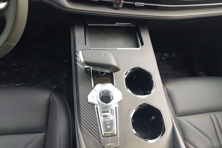 Changan UNI-K iDD 2025 #14 Changan UNI-K iDD 2025 car image #14