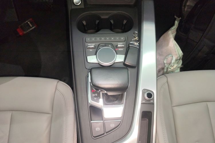 Audi A4L 2018 #14 Audi A4L 2018 car image #14